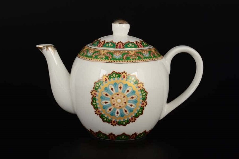 Заварочный чайник из фарфора